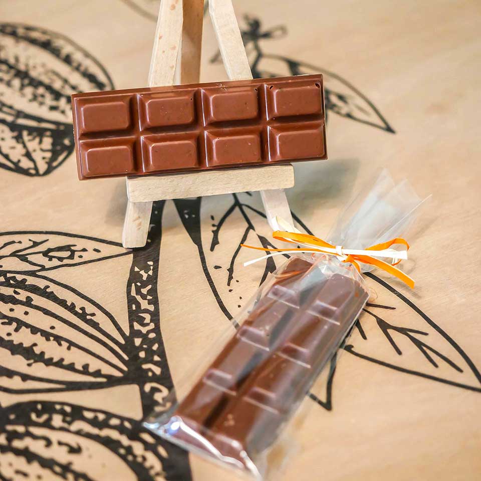 Barre de chocolat au lait 50% de cacao & sarrasin grillé 1 Barre de chocolat au lait & sarrasin grillé