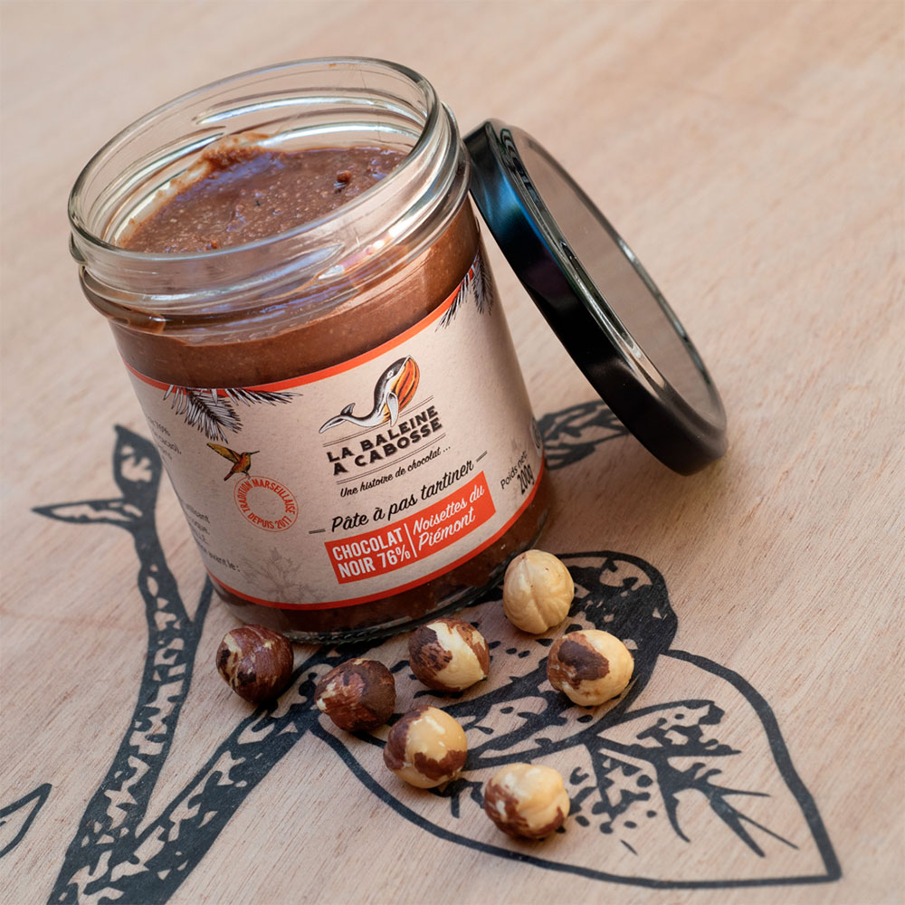 Pâte à PAS tartiner chocolat noir & noisettes du Piémont (49%) 1 Pâte à PAS tartiner chocolat noir & noisettes du Piémont (49%)
