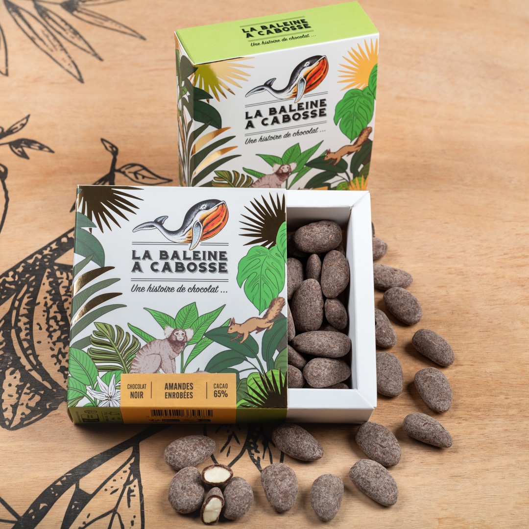 Amandes enrobées de chocolat noir 1 Les amandes enrobées de chocolat noir 65%