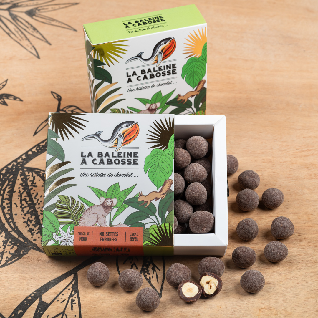 Noisettes enrobées de chocolat noir 1 Noisettes enrobées de chocolat noir 65%